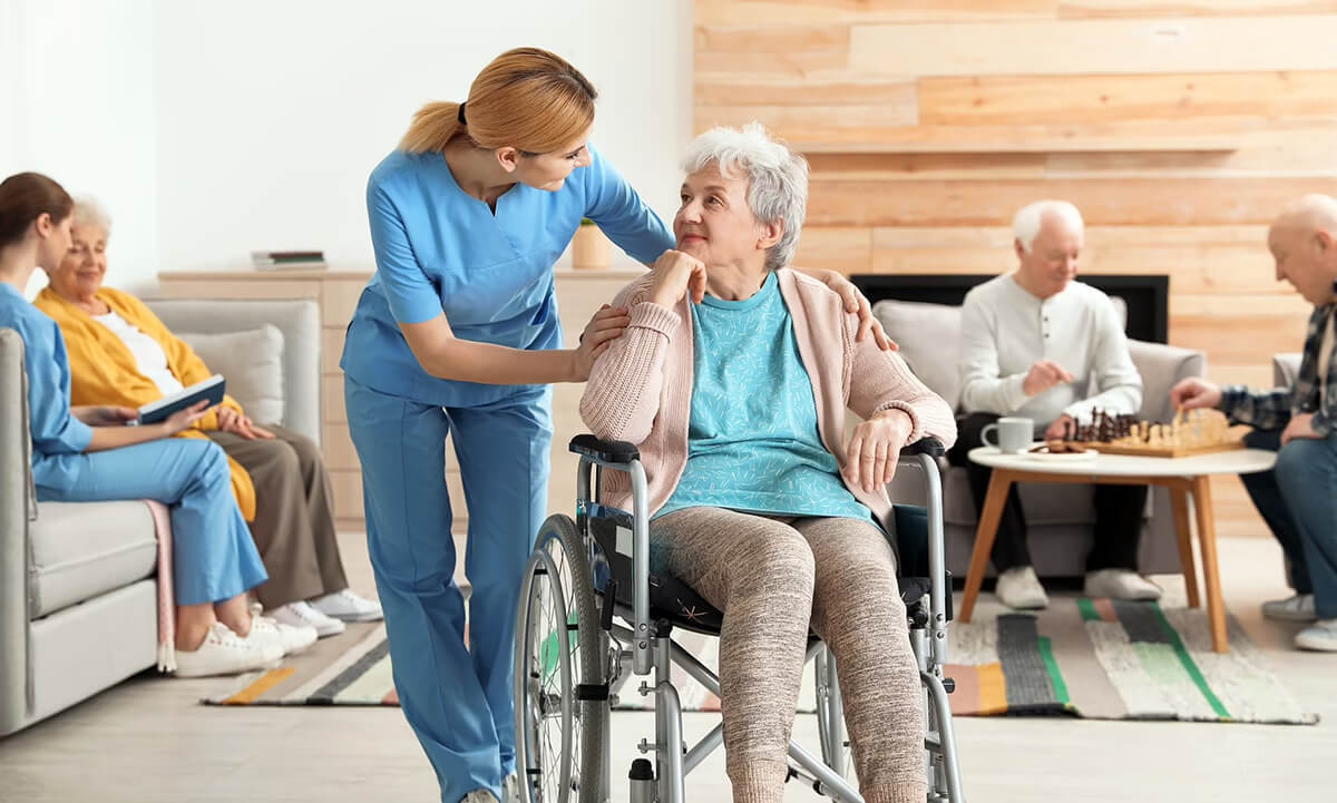 Top Benefits of Hiring Certified Nursing Assistants (CNAs) for Senior Home Care