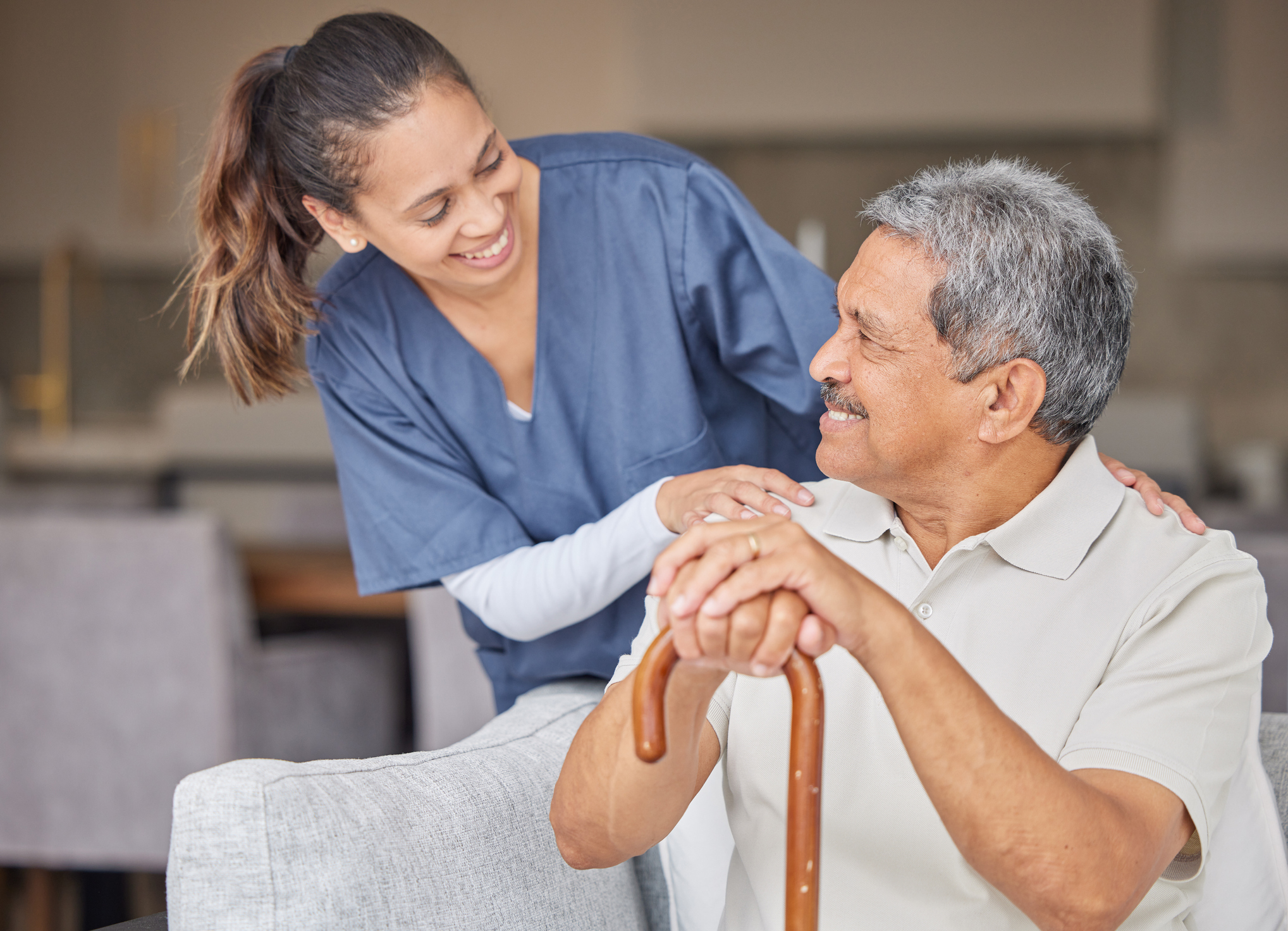 Looking for the Best Home Health Services for Seniors? Use this expert-approved checklist & tips to choose trusted home care